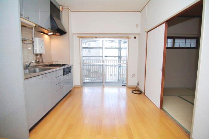Living. Heisei is already room renovation in May 25 years! First, In fact please visit.