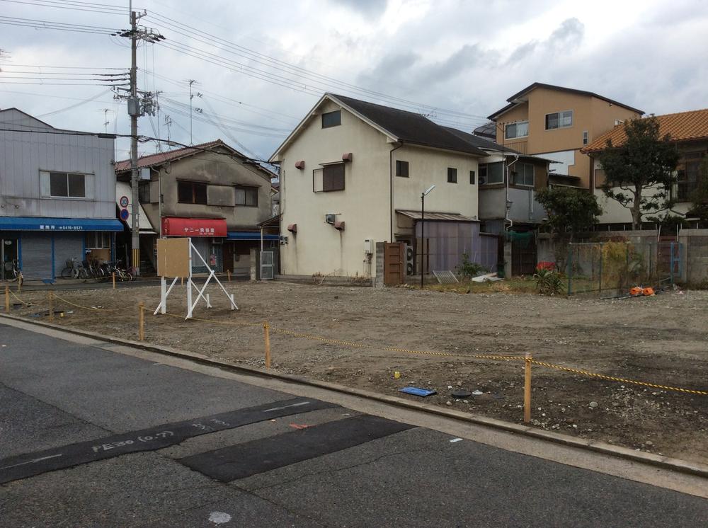 Local photos, including front road. Local (12 May 2013) Shooting