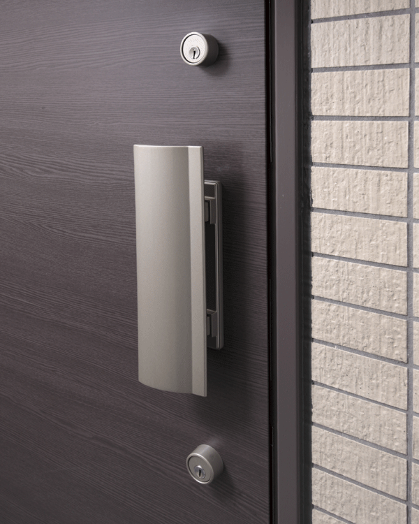 Security.  [Double-locking the front door] Double-locking the front door, which was established a keyhole in two places. It takes time to unlock, It is said that the attempted rate of crime increases (same specifications)