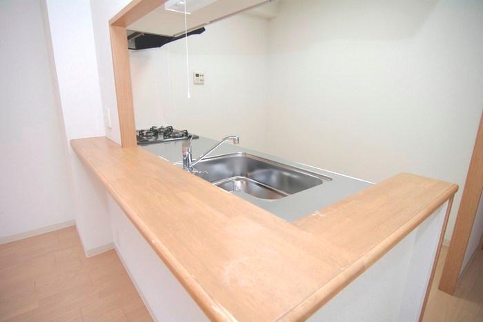 Kitchen. Because there is a counter, Or side-by-side cuisine, Also you can use the versatile and decorate the ornament!