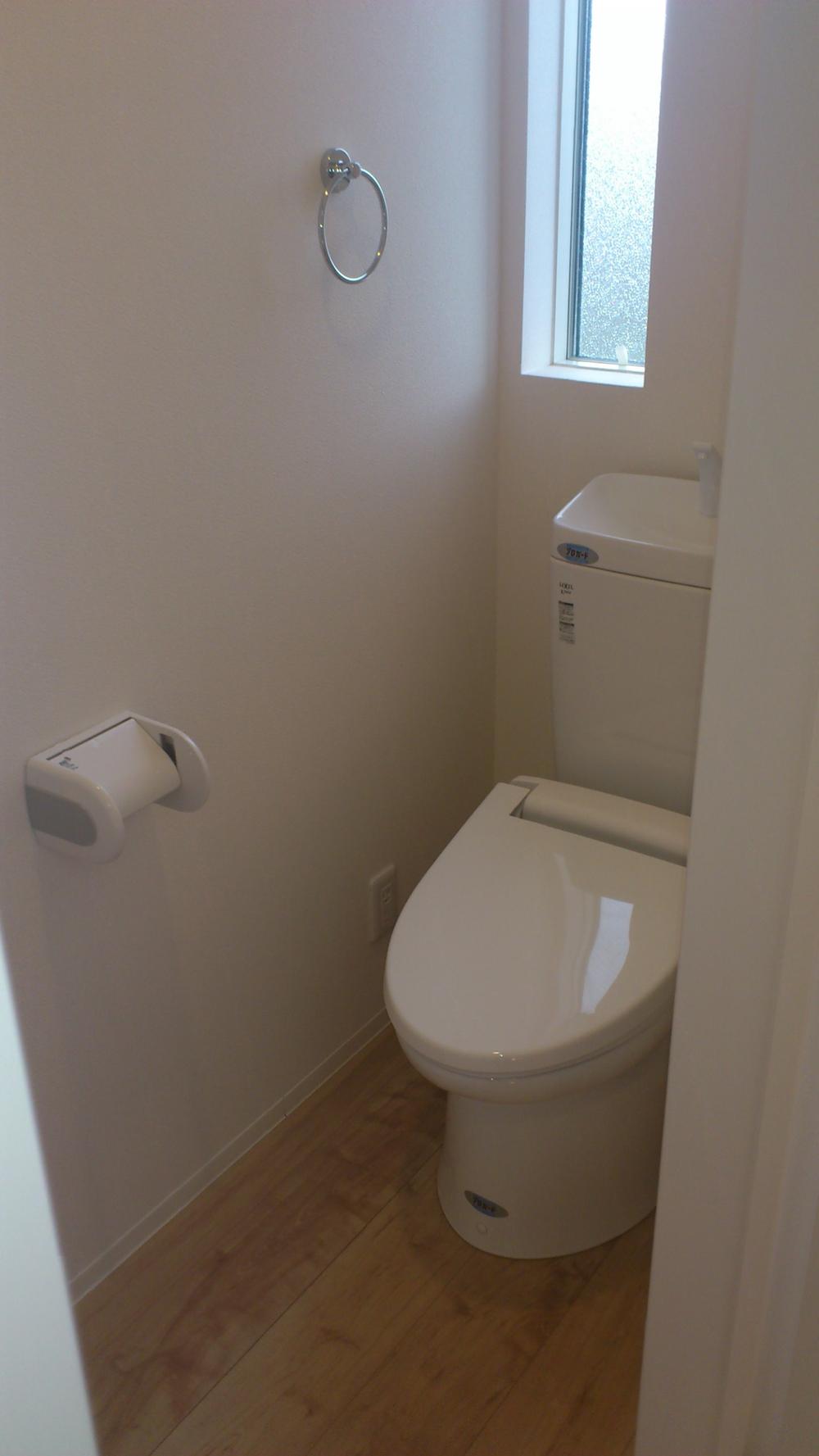 Toilet. Indoor (10 May 2013) Shooting