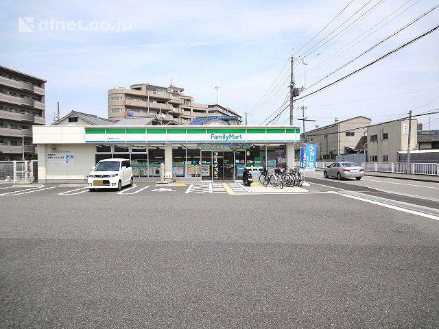 Convenience store. 396m to FamilyMart Amagasaki Inabamoto the town shop