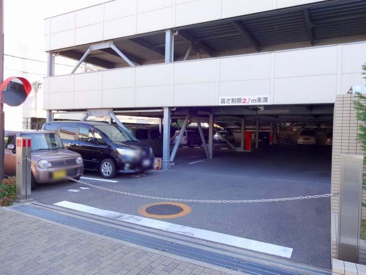 Parking lot. With regard to the availability of parking, Please check with your representative!