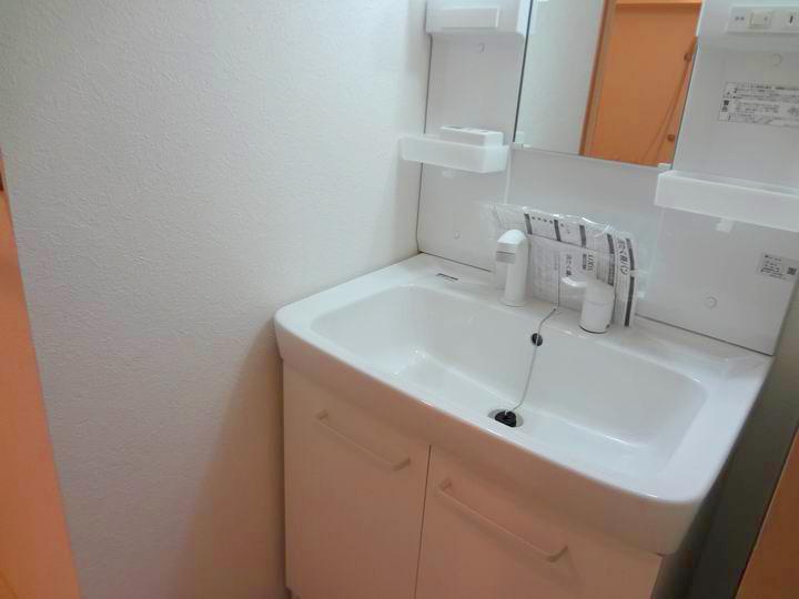 Wash basin, toilet