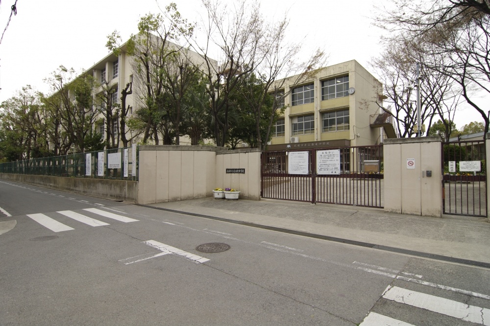 Junior high school. 1471m until the Amagasaki Municipal Muko east junior high school (junior high school)