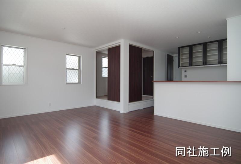 Same specifications photos (living). The LDK, There is floor heating is two places! 