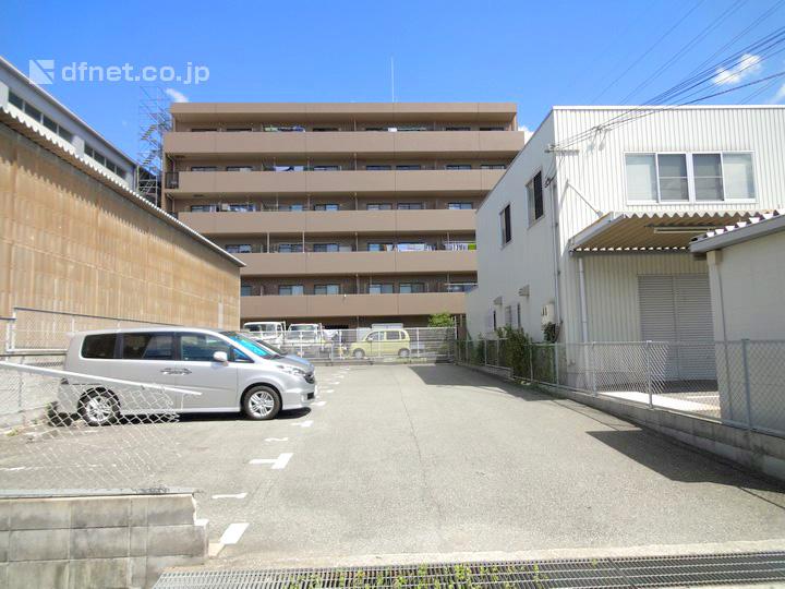 Parking lot