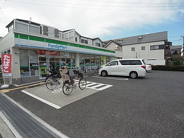 Convenience store. FamilyMart Amagasaki Santanda cho-chome store up (convenience store) 342m