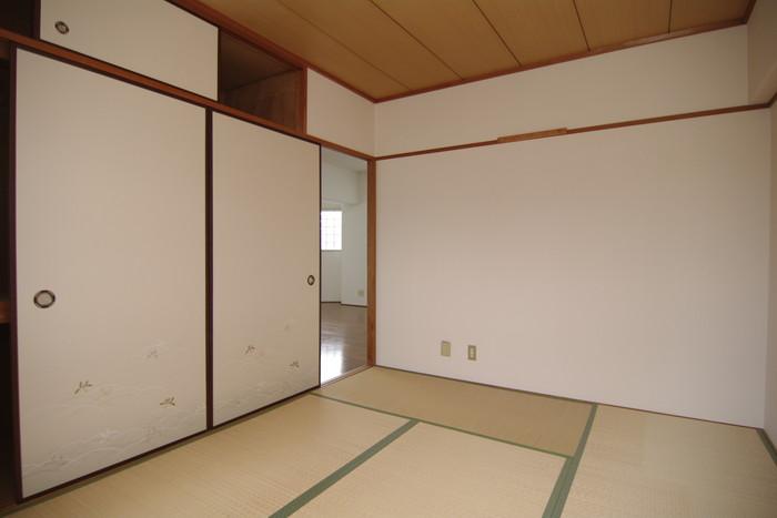 Non-living room. The Japanese is with storage closet!