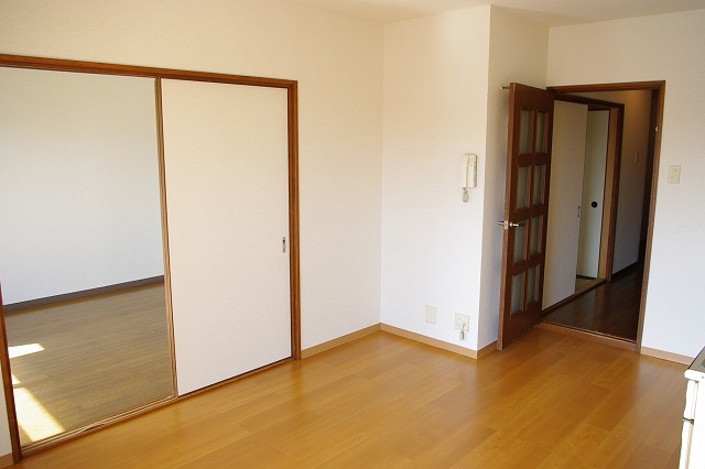 Living and room. 8.2 Pledge of LDK and 6 Pledge Japanese-style room