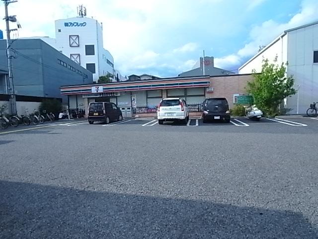 Convenience store. Seven-Eleven Amagasaki Mizudo-cho 2-chome up (convenience store) 332m