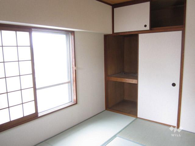 Non-living room. South Japanese-style room 6 quires