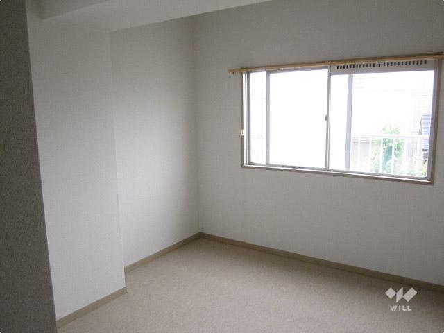 Non-living room. Western-style about 5.1 Pledge