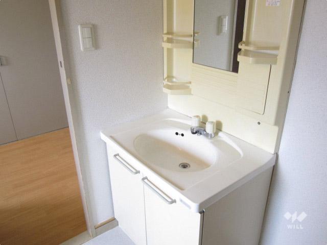 Wash basin, toilet. bathroom