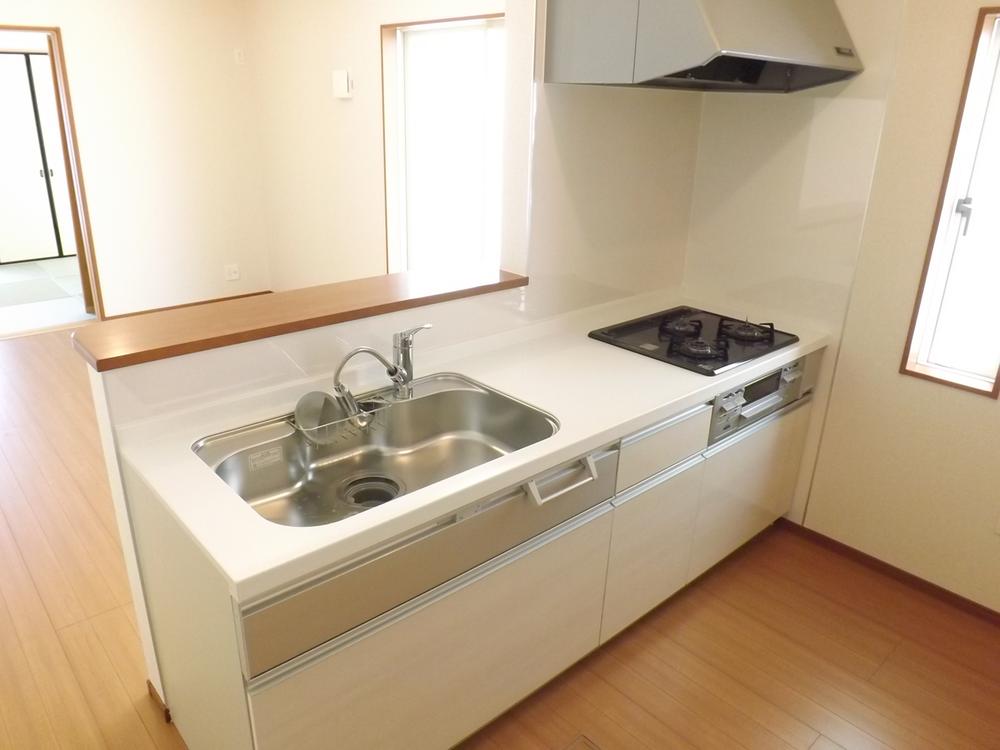 Same specifications photo (kitchen). Same specifications photo (kitchen) Slide storage! Water purifier with shower! 