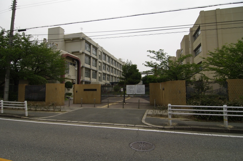 Junior high school. 169m until the Amagasaki Municipal Tachibana junior high school (junior high school)