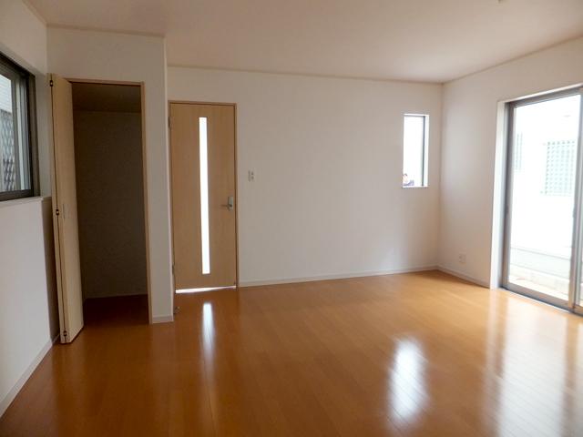 Same specifications photos (living). (3 Building) same specification
