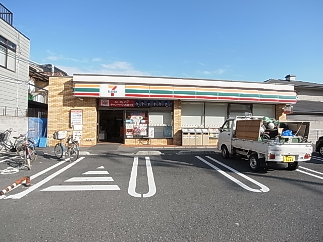 Convenience store. Seven-Eleven Amagasaki Nishinaniwa 6-chome up (convenience store) 361m