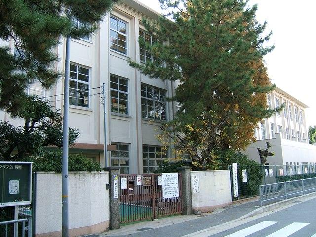 Other. ■ School is useful because three minutes of in the 180m walk to the Nagasu elementary school