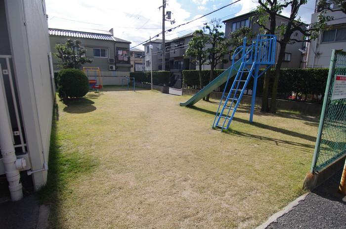 Other. Because there is a park on the grounds of the apartment, It is recommended condo is in child-rearing!