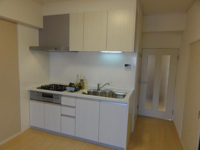 Kitchen. We have the kitchen had made ☆
