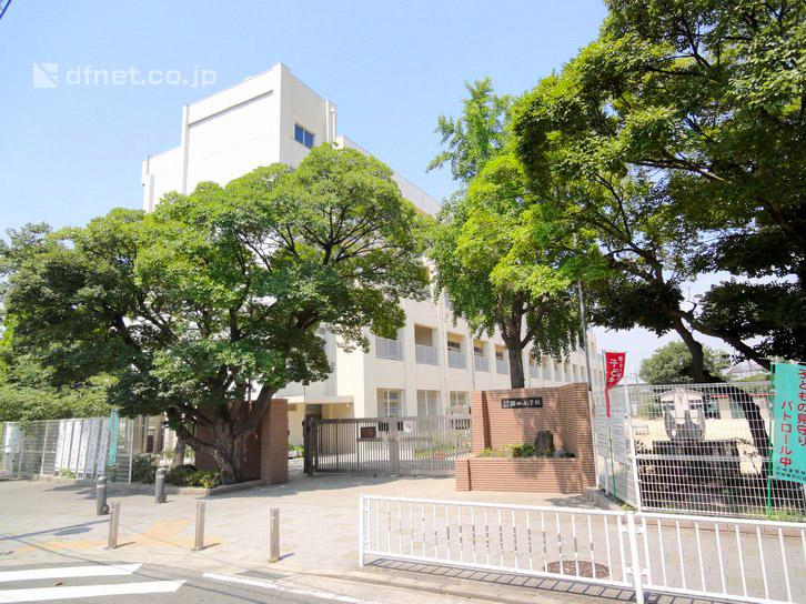 Primary school. 620m until the Amagasaki Municipal Sonoda Elementary School