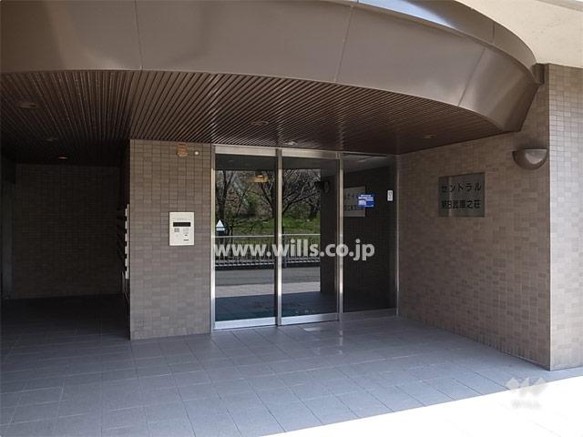 Entrance. Entrance (with auto-lock)