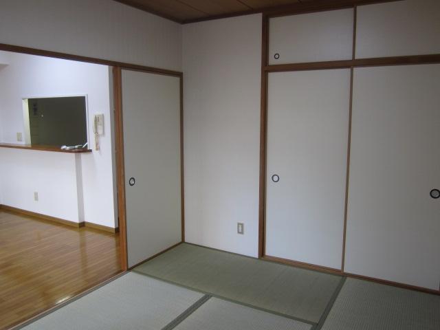 Non-living room. Japanese-style room 6 quires