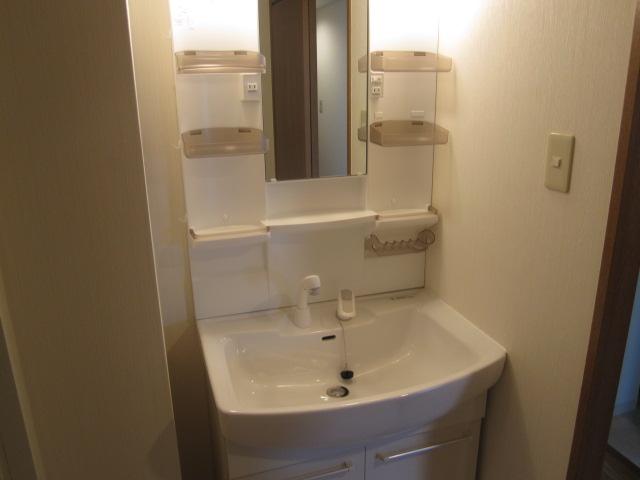 Wash basin, toilet. bathroom