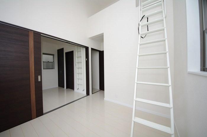 Non-living room. The second floor Western-style, Loft comes with 2 places. 