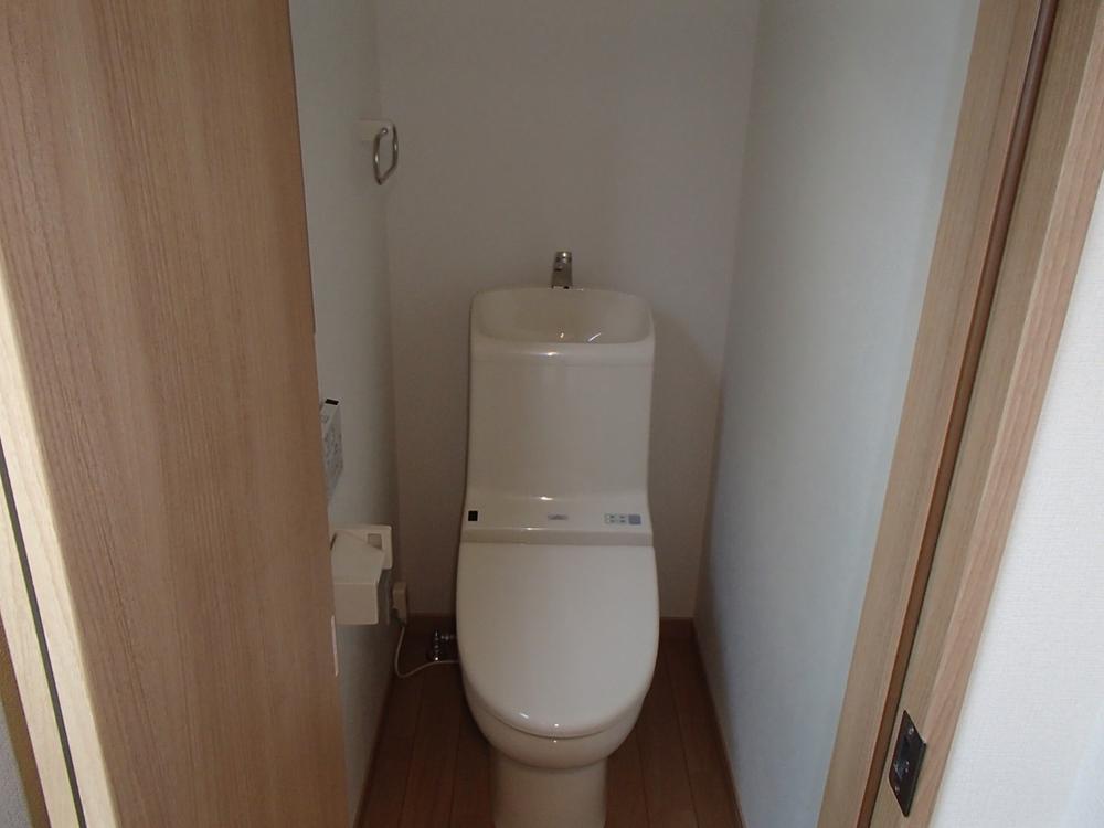 Toilet. Second floor shower toilet
