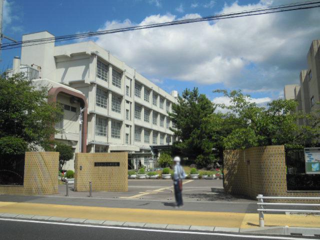 Junior high school. 1118m until the Amagasaki Municipal Tachibana Junior High School