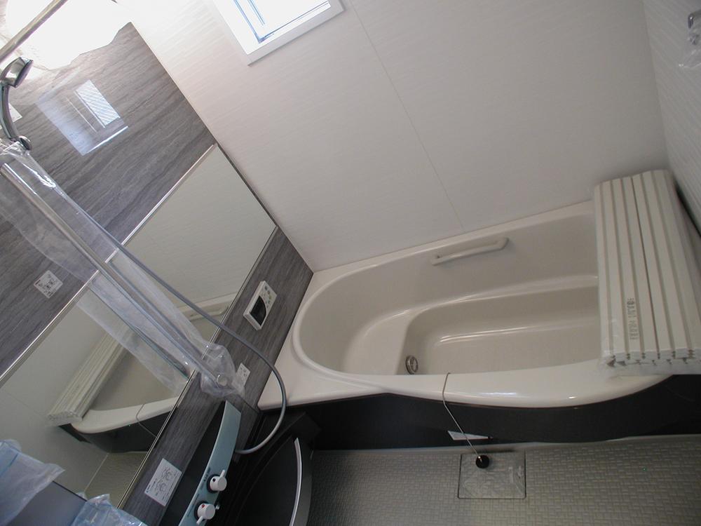 Bathroom. Standard specifications (example of construction) 1616 unit bus (1 tsubo type), Reheating function with Otobasu, , Bathroom Dryer (Osaka Gasukawakku)