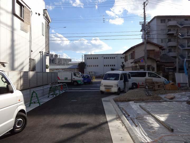 Local photos, including front road. Until JR Amagasaki Station walk 13 minutes