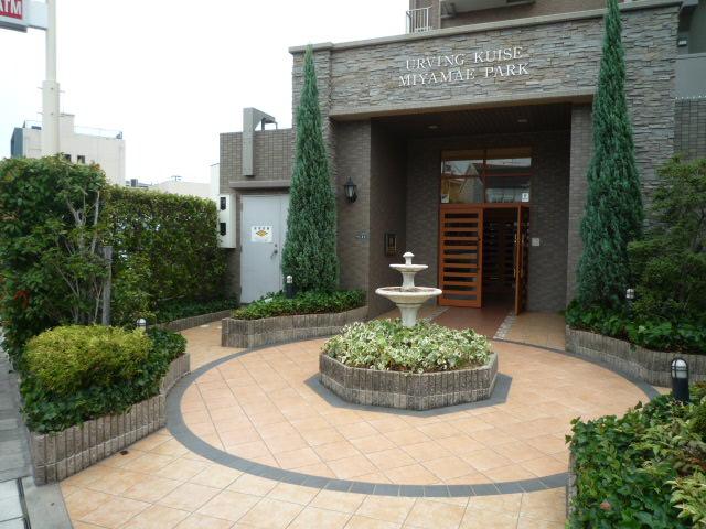 Entrance. Common areas