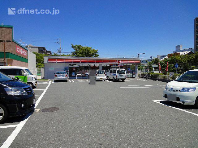 Convenience store. 494m to Circle K Amagasaki Higashinanatsumatsu the town shop