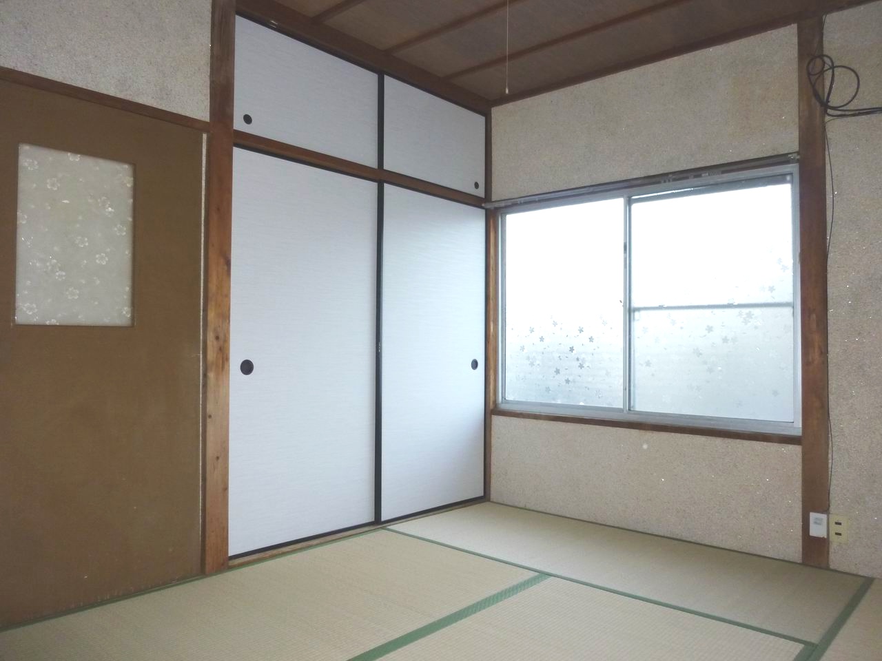 Other room space. There is a convenient storage is on the second floor Japanese-style room