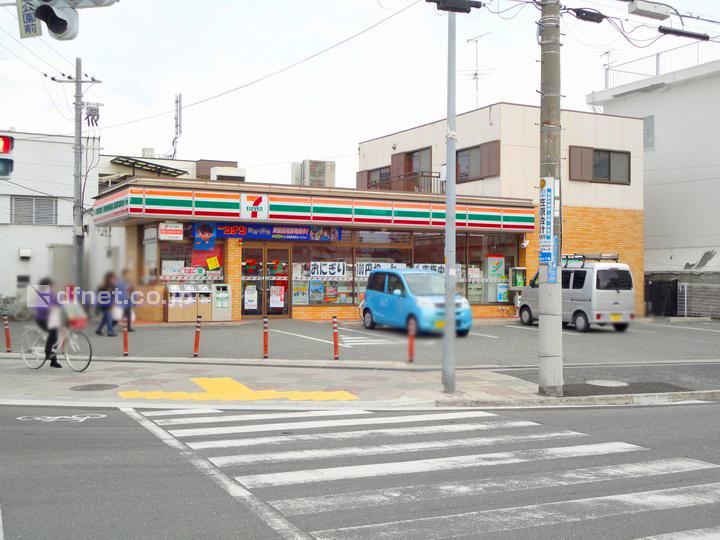 Convenience store. 1000m until the Seven-Eleven Amagasaki Mukomoto the town shop