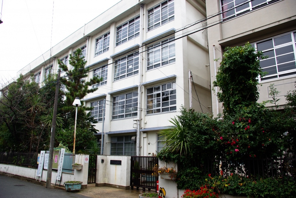 Primary school. 1040m until the Amagasaki Municipal Amagasaki north elementary school (elementary school)