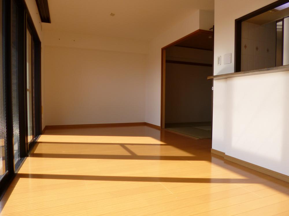 Living. South-facing for sunny.