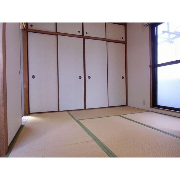 Living and room. Japanese-style room 2