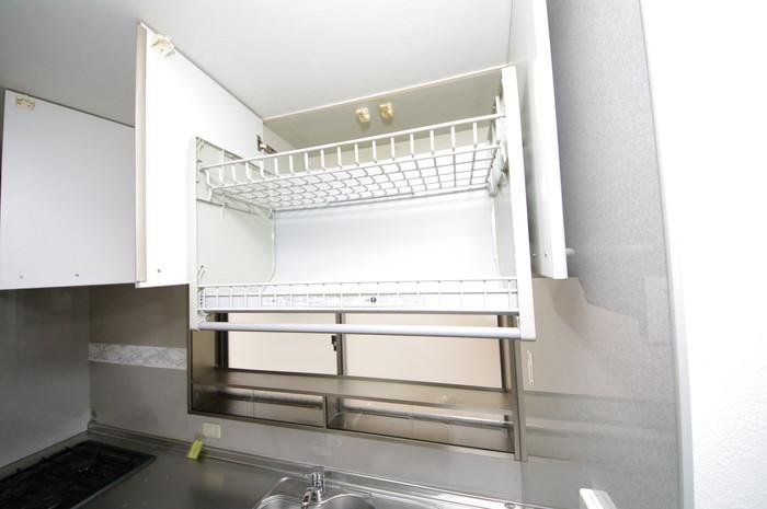 Kitchen. Kitchens, You can conveniently large capacity storage there is a down Wall storage!