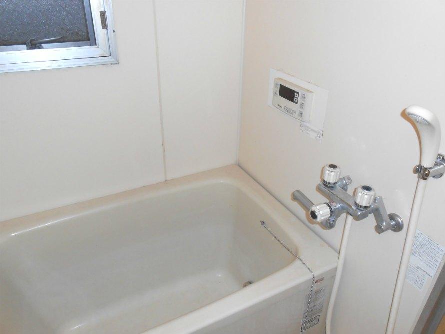 Bathroom. Indoor (11 May 2013) Shooting