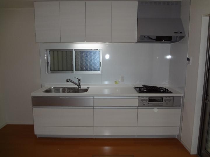 Kitchen. It is a functional system kitchen with wide type