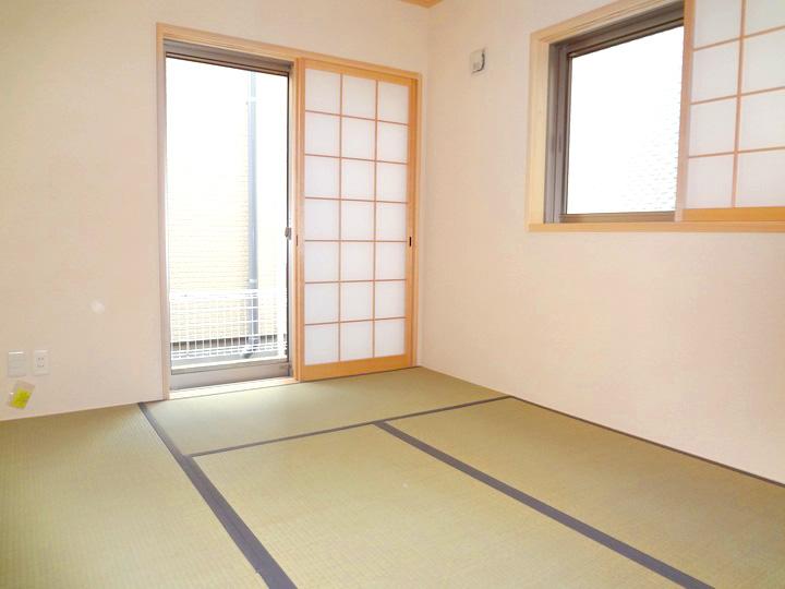 Same specifications photos (Other introspection). Of courseese-style room about 6 quires is housed, Also equipped with a small garden, It is also ideal as a place of relaxation. 