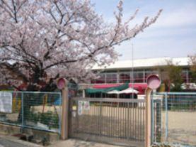 kindergarten ・ Nursery. It is a public kindergarten in the south of the 880m "Oshima Elementary School" to the Amagasaki Municipal Oshima kindergarten. It was founded as the hotel's garden of Oshima Elementary School in 1953.