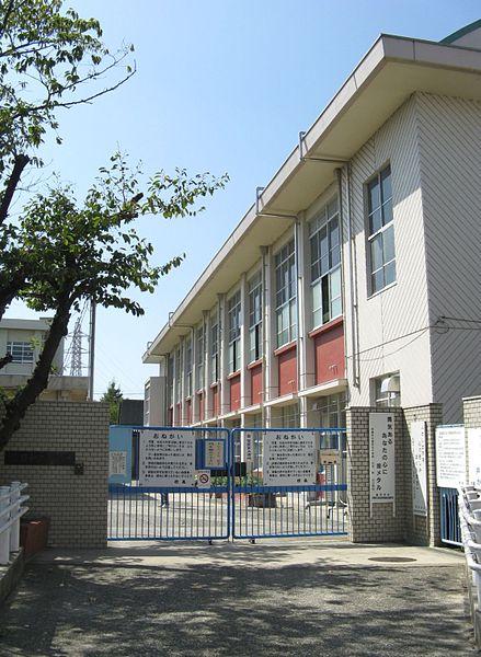 Primary school. Enwakita until elementary school 940m