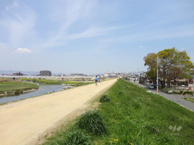 Streets around. Green is rich 80m riverbed is close to Mogawa dry riverbed.