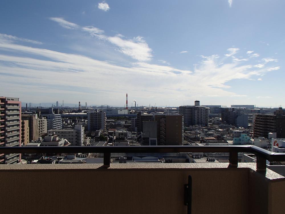 View photos from the dwelling unit. View from the site (October 2013) Shooting
