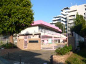 kindergarten ・ Nursery. It is in the residential area of ​​240m "Konakajima" until the Amagasaki Municipal Kozono kindergarten, It is a public kindergarten. Founded in 1967. Once a month, And of children pre-school in the afternoon of the time there is no child care to their parents to open the playground and play room, It offers a play place.